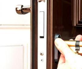 Замена замков в металлической двери - модель 1