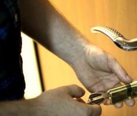 Замена замков в металлической двери - модель 3