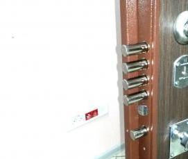 Замена замков в металлической двери - модель 2