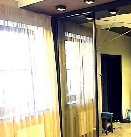 Зеркальные двери купе - модель 4