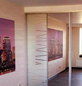 Зеркальные раздвижные двери межкомнатные - вариант 1