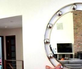 Зеркало в прихожую настенное - модель 4